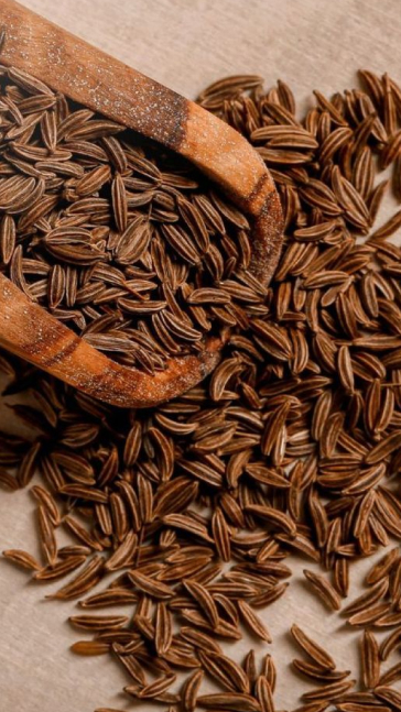 Middle notes visual: Cedar,Clove,Cumin