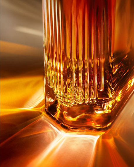 Top notes visual: Elemi,Grapefruit,Pink Berries,Rum