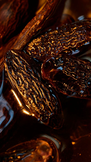 Middle notes visual: Benzoin,Tonka Bean