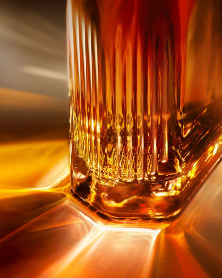 Top notes visual: Bitter Orange,Juniper,Rum
