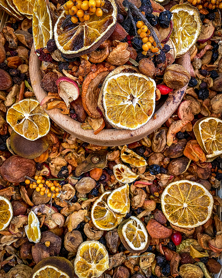 Top notes visual: Dried Fruits,Tobacco