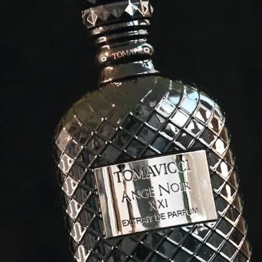 Tomavicci brand heritage and signature fragrance showcase