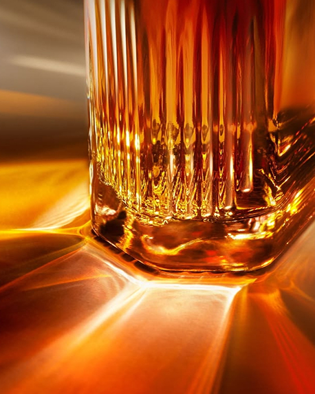Top notes visual: Cinnamon