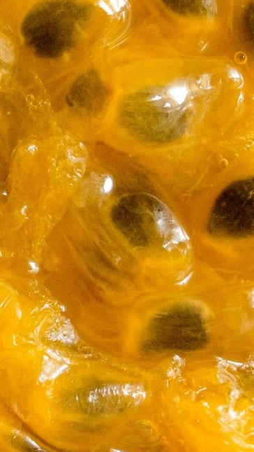 Middle notes visual: Mango,Passionfruit,Pineapple