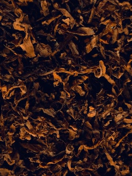 Base notes visual: Tobacco,Vanilla,Vetiver